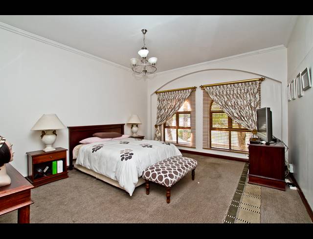 4 BEDROOM HOUSE FOR SALE IN KHYBER ROCK